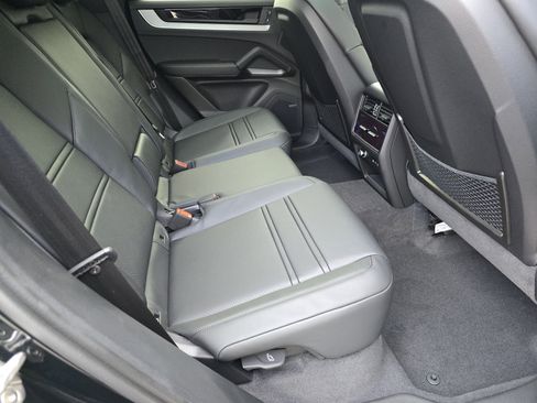 New 2026 Porsche Cayenne Coupe image 14