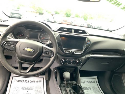 Used 2022 Chevrolet TrailBlazer LT w/ Sun and Liftgate Package AWD/4WD image 12