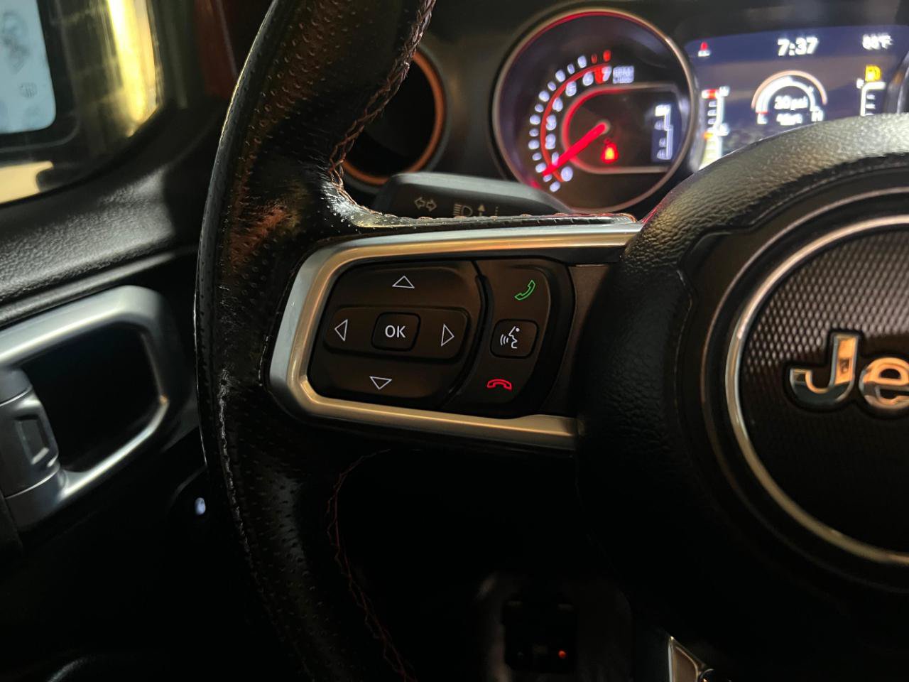 Used 2021 Jeep Gladiator Mojave AWD/4WD image 30