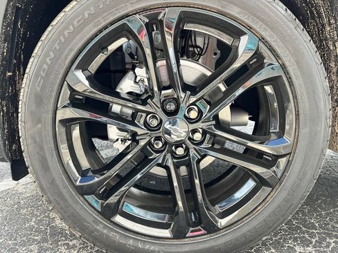 New 2027 Chevrolet Traverse LT FWD image 26