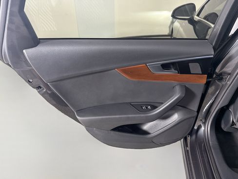 Used 2023 Audi A4 2.0T Premium image 26