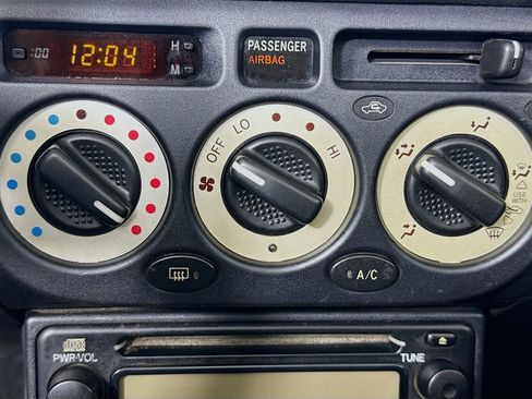 Used 2000 Toyota MR2 image 14