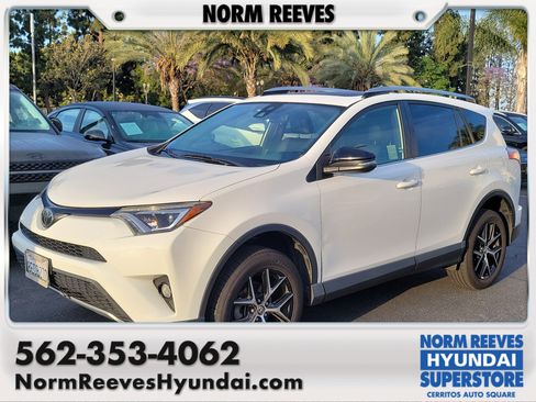 Used 2018 Toyota RAV4 SE w/ Power Extra Value Package FWD image 1
