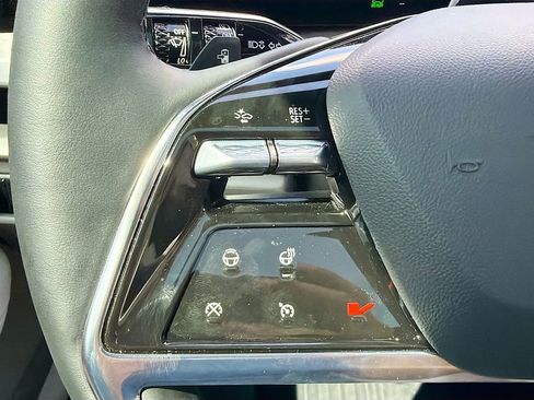 New 2026 Cadillac Vistiq Sport w/ LPO, Floor Liner Package AWD/4WD image 38