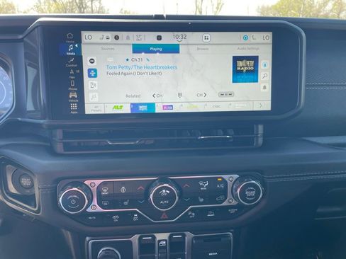 Used 2024 Jeep Wrangler Unlimited Rubicon 392 image 24