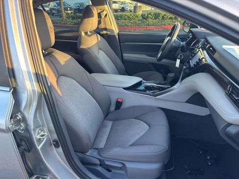 Used 2019 Toyota Camry LE image 8