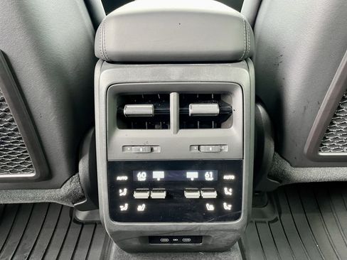 Used 2025 Porsche Macan Turbo Electric AWD/4WD image 26