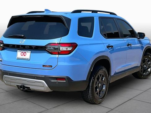 Used 2025 Honda Pilot TrailSport image 13
