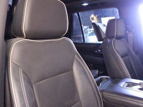 Used 2021 GMC Yukon SLT w/ Rear Media and Nav Package image 10