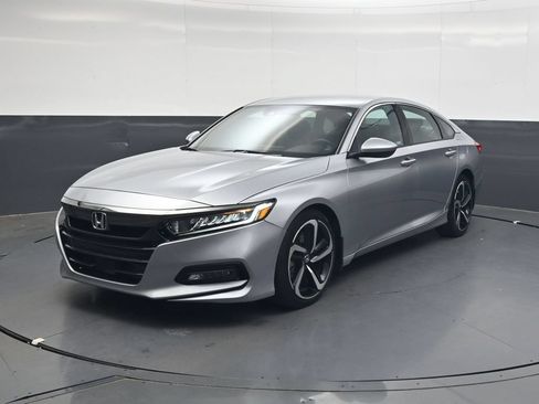 Used 2018 Honda Accord Sport image 8