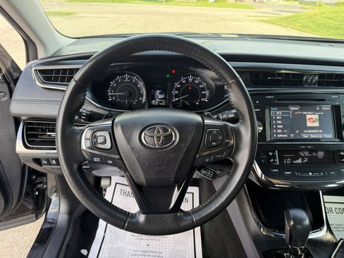 Used 2018 Toyota Avalon XLE FWD image 16