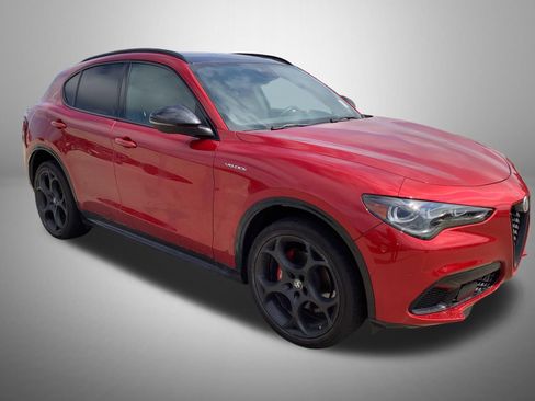 Used 2024 Alfa Romeo Stelvio Veloce AWD/4WD image 4