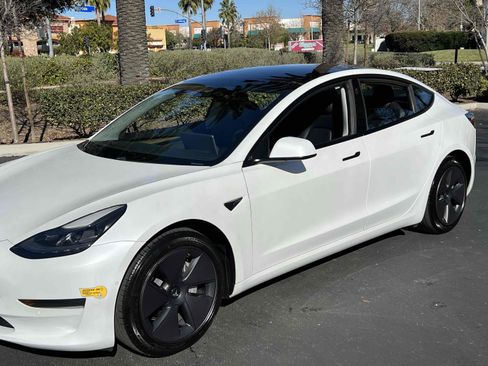 Used 2021 Tesla Model 3 Standard Range Plus image 45
