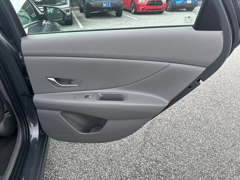Used 2023 Hyundai Elantra Blue FWD image 16