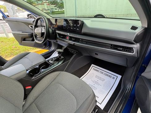 Used 2025 Kia K4 LX FWD image 16