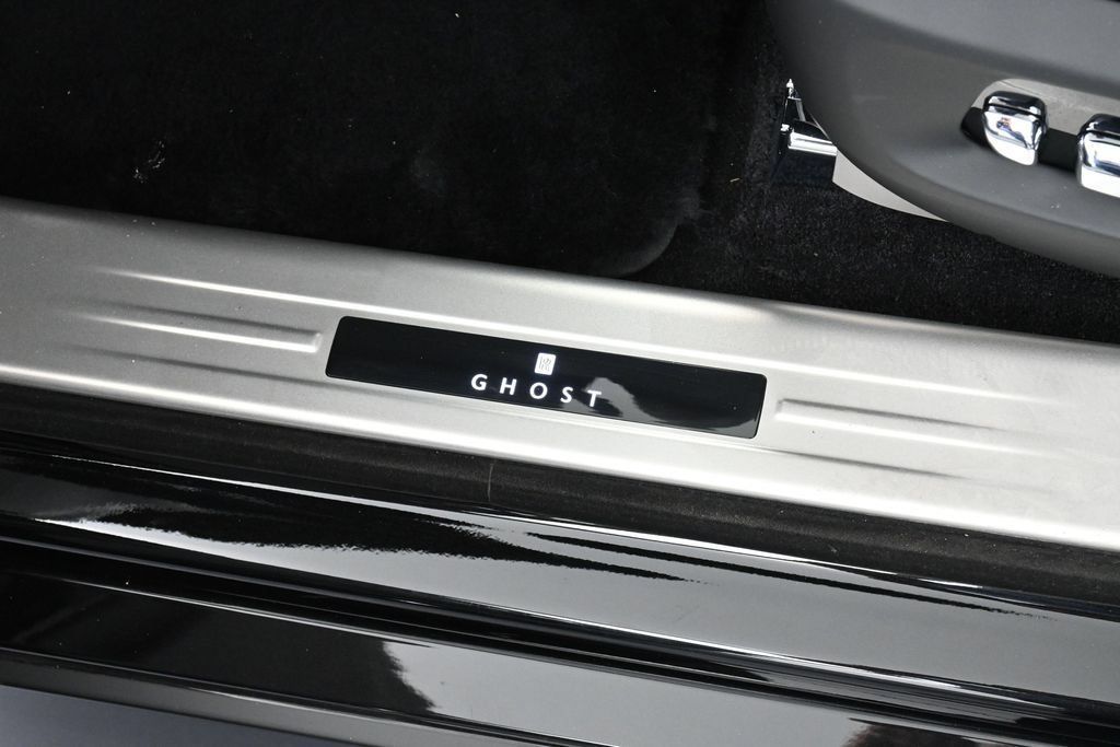 Used 2026 Rolls-Royce Ghost AWD/4WD image 16