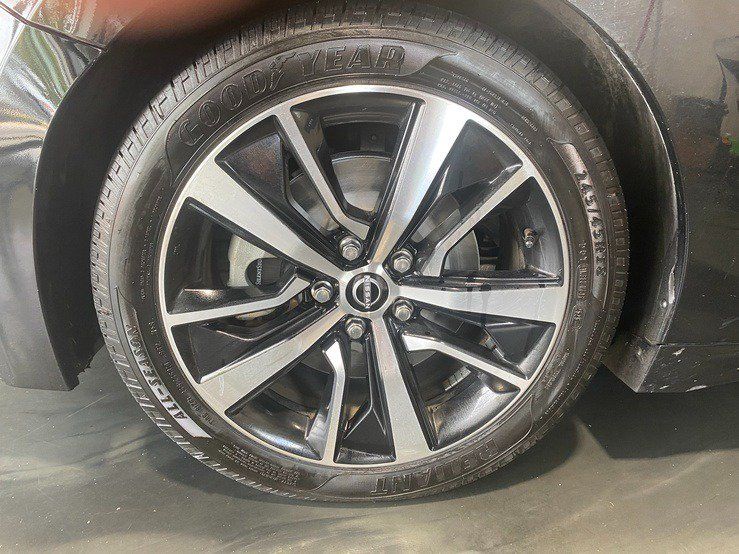 Used 2023 Nissan Maxima SV w/ Floor Mat Group FWD image 7
