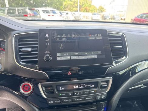 Used 2021 Honda Pilot Elite image 23