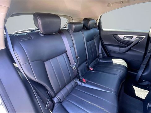 Used 2017 INFINITI QX70 AWD w/ Premium Package image 27