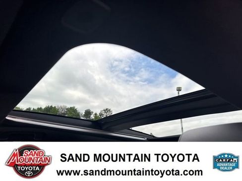 Used 2025 Toyota Camry XSE FWD image 17