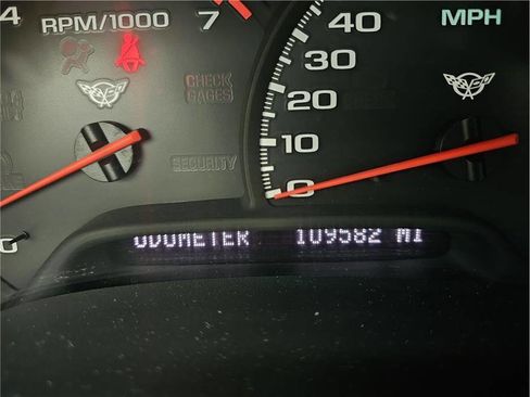 Used 2004 Chevrolet Corvette Coupe w/ Preferred Equipment Group image 12