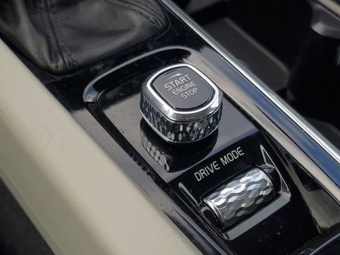 Used 2020 Volvo S60 T6 Momentum image 22