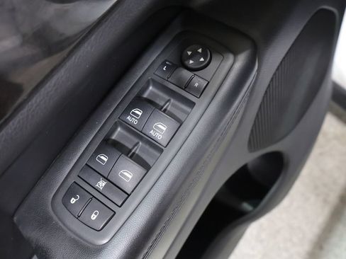 Used 2013 Jeep Grand Cherokee Laredo AWD/4WD image 14