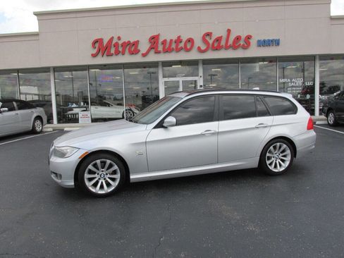 Used 2011 BMW 328i xDrive Wagon image 1