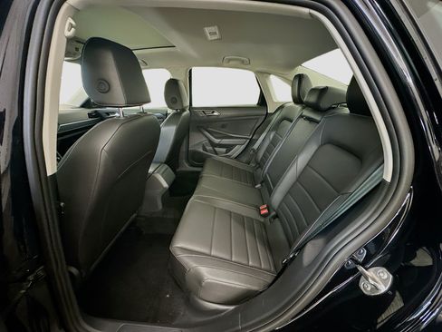 Used 2024 Volkswagen Jetta SE FWD image 29