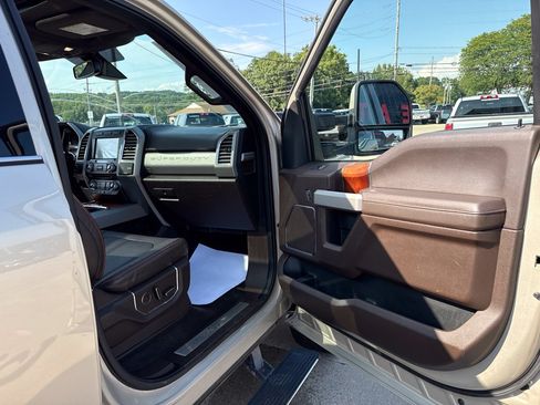 Used 2017 Ford F250 King Ranch w/ King Ranch Ultimate Package AWD/4WD image 44