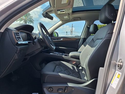 Used 2026 Volkswagen Atlas SE FWD image 12