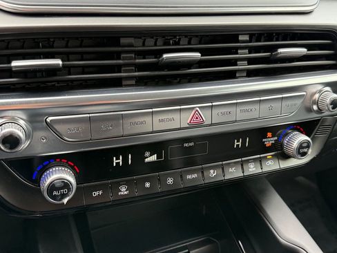 Used 2022 Kia Telluride LX image 18