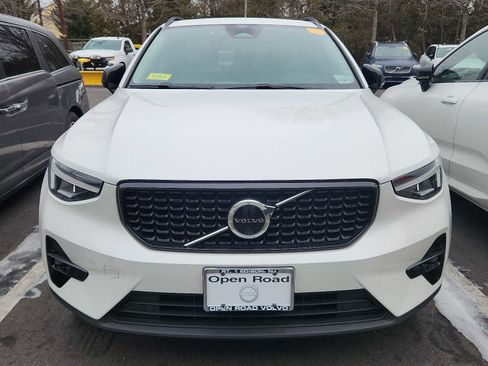 Certified 2023 Volvo XC40 B5 Plus w/ Driver Assist Package image 2