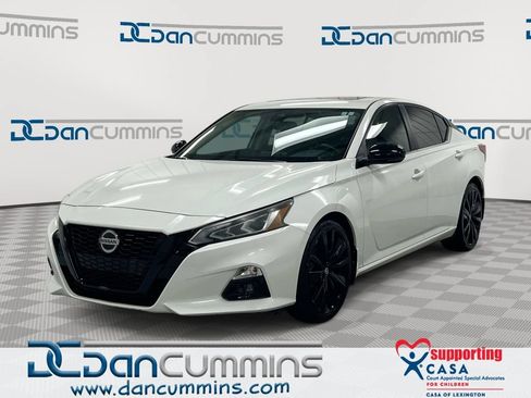 Used 2022 Nissan Altima 2.5 SR w/ Midnight Edition Package FWD image 1