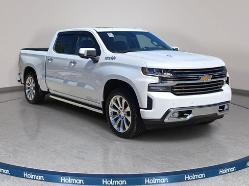 Used 2019 Chevrolet Silverado 1500 High Country w/ Technology Package AWD/4WD image 4