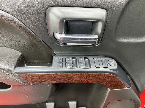 Used 2017 GMC Sierra 1500 SLE w/ SLE Value Package image 9