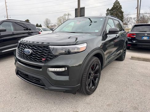 Used 2023 Ford Explorer ST w/ Equipment Group 401A image 3