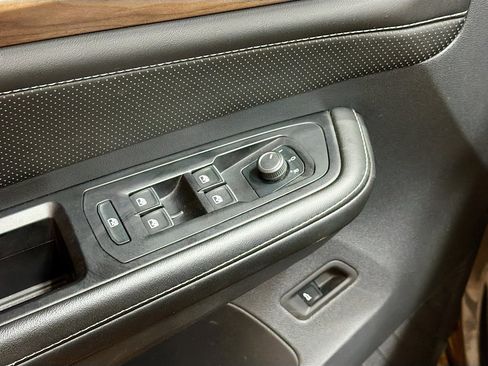 Used 2024 Volkswagen Atlas SE image 15