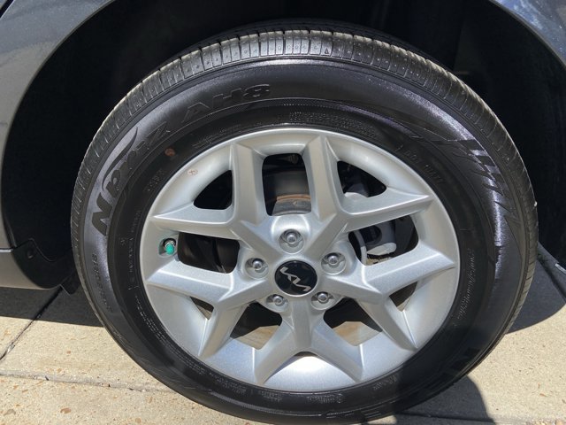 Used 2025 Kia Soul LX w/ LX Technology Package FWD image 28
