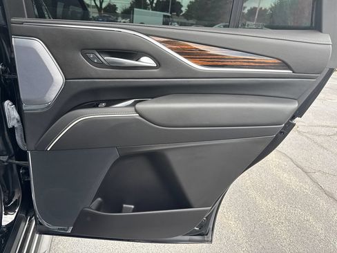 Certified 2024 Cadillac Escalade Premium Luxury w/ Performance Package AWD/4WD image 35