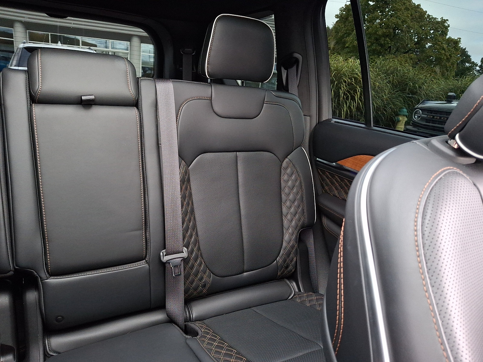 Used 2023 Jeep Grand Cherokee L Summit AWD/4WD image 19