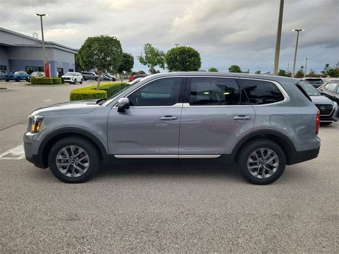 Used 2025 Kia Telluride LX image 8