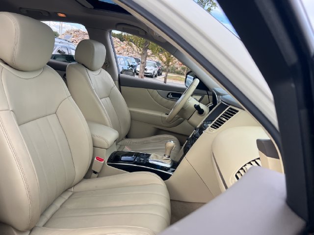Used 2015 INFINITI QX70 2WD w/ Premium Package image 29