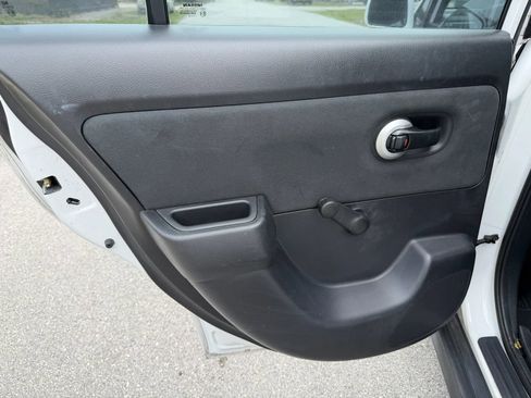 Used 2009 Nissan Versa 1.8 S image 33