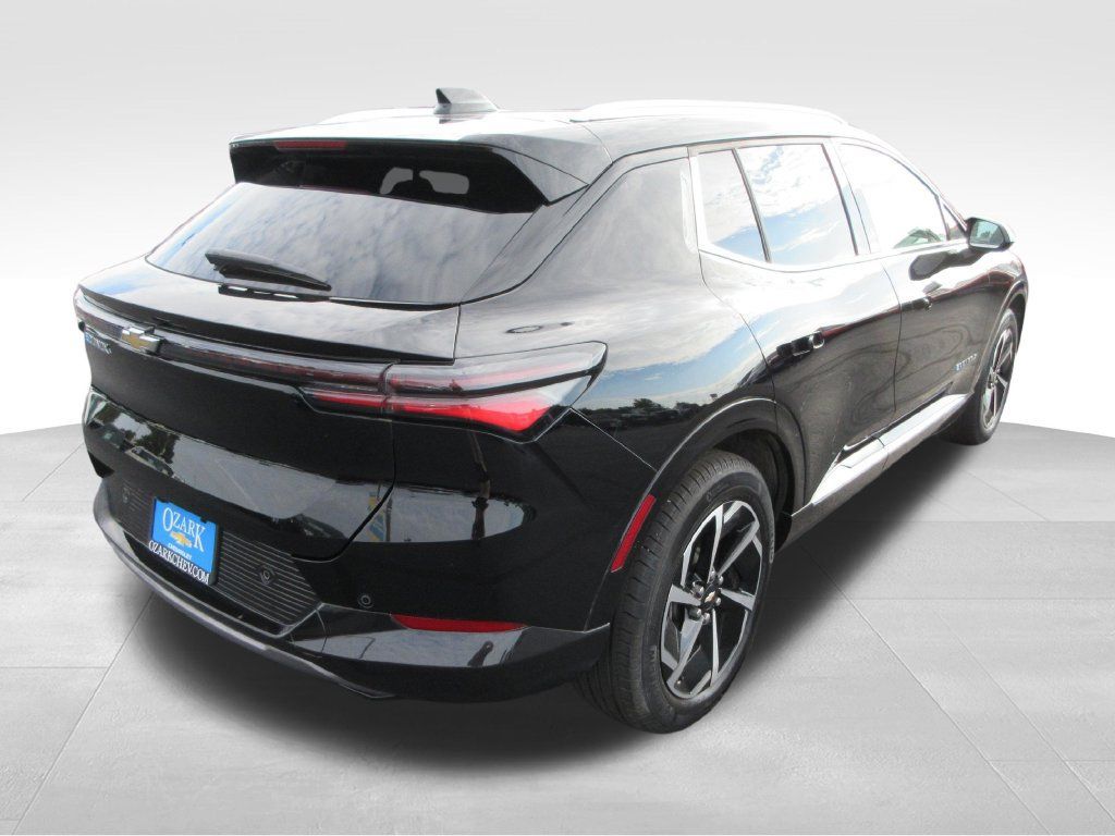 Used 2024 Chevrolet Equinox EV LT FWD image 5