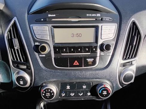 Used 2011 Hyundai Tucson GLS image 12