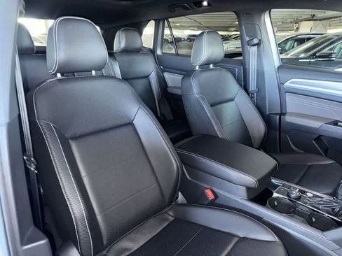 Used 2022 Volkswagen Atlas Cross Sport SE image 27