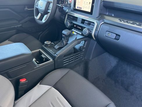 New 2025 Toyota Tacoma TRD Off-Road image 17