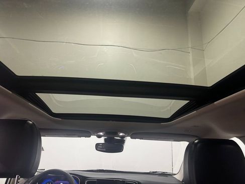 Used 2023 Chrysler Pacifica Limited image 42