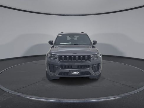 New 2026 Jeep Grand Cherokee Laredo image 5